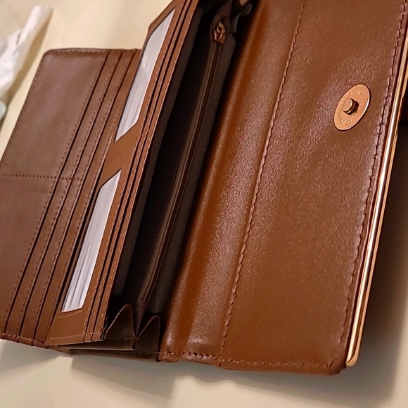 Beautiful Wallet - Picture 3 of 4